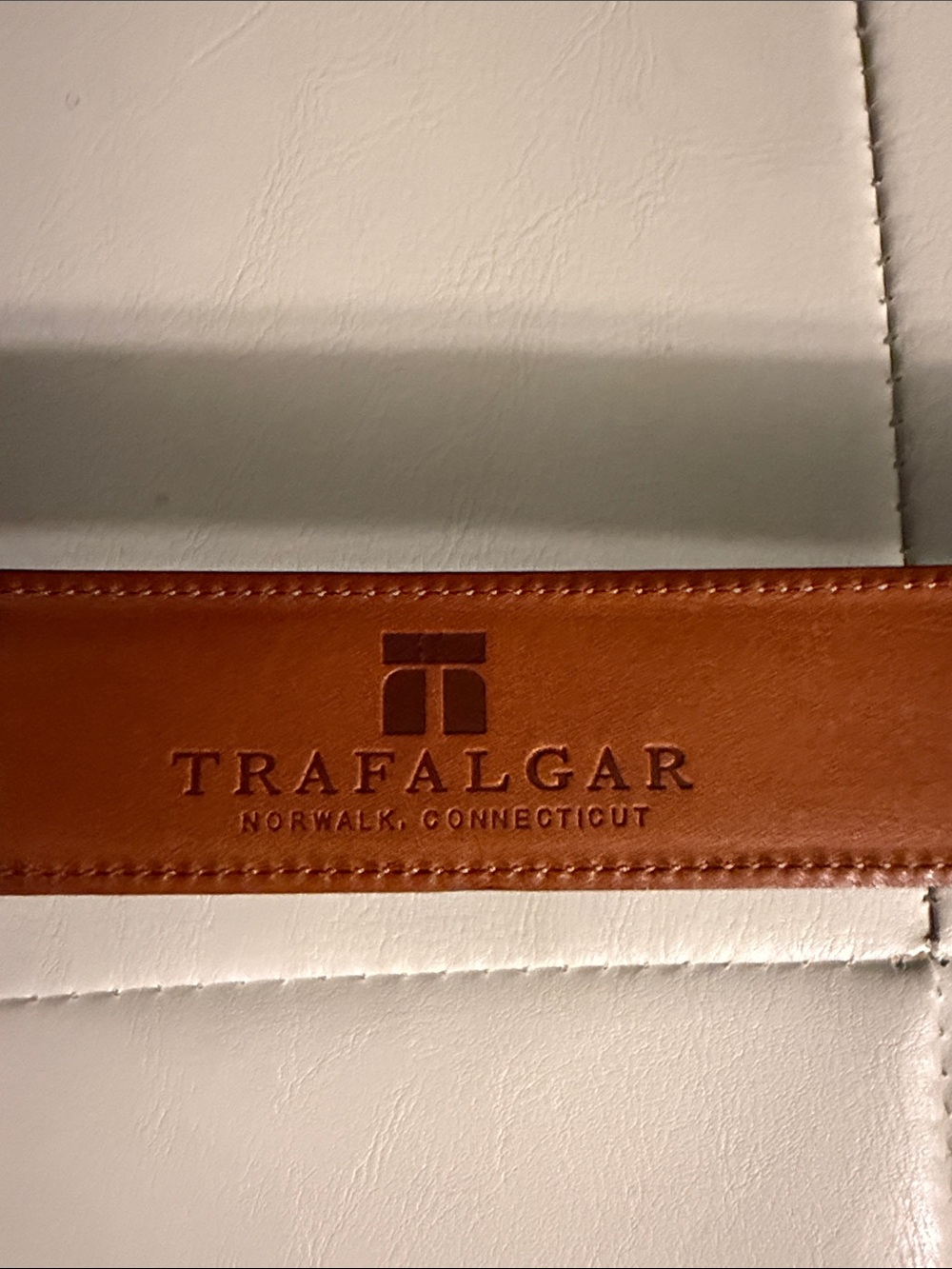 Trafalgar Men's Brown Cortina Leather Belt with Gold Buckle Sz 38 - Picture 3 of 7